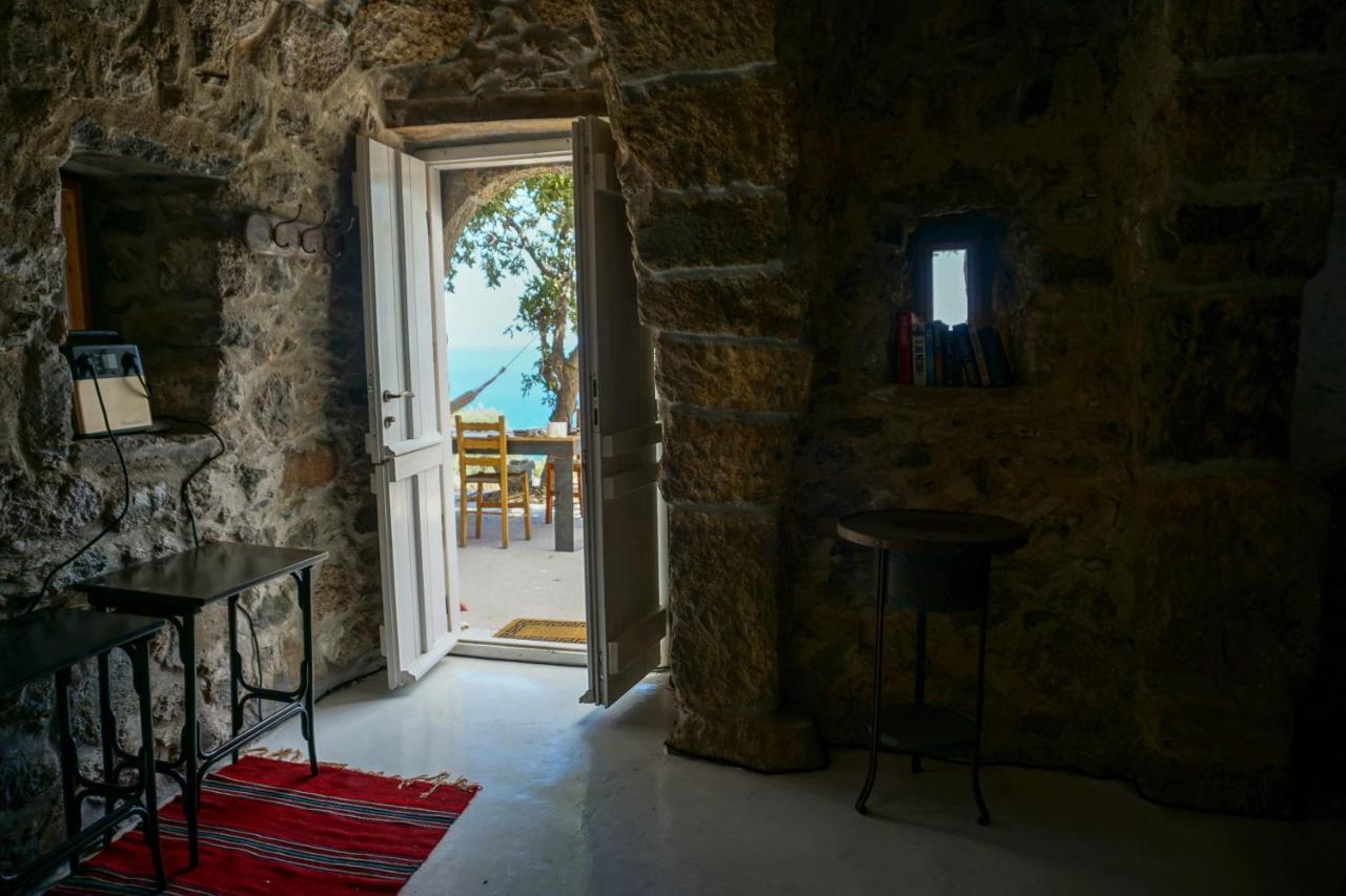 My Old Stone House In A 2 000 Sqm Private Garden With Fab Glamping Tent Mandraki  Экстерьер фото