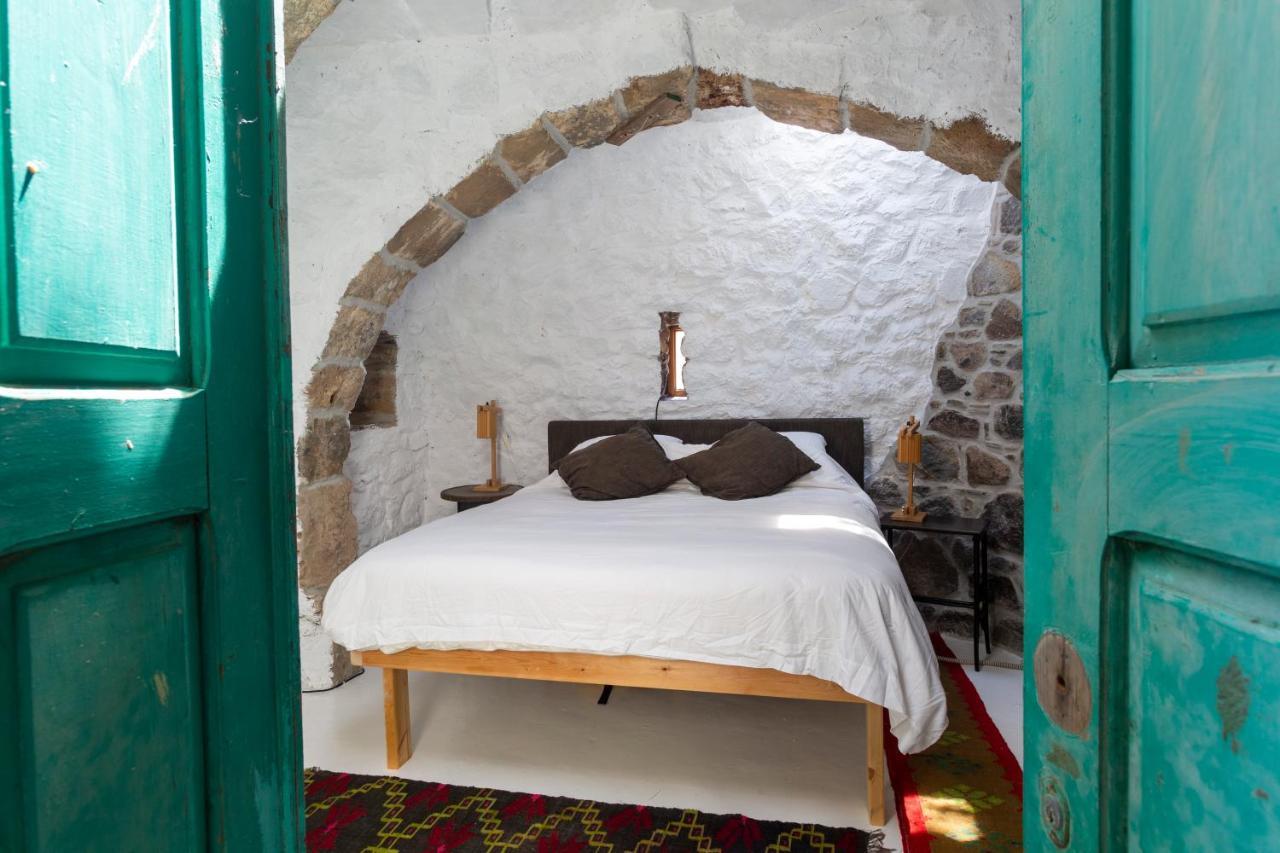 My Old Stone House In A 2 000 Sqm Private Garden With Fab Glamping Tent Mandraki  Экстерьер фото